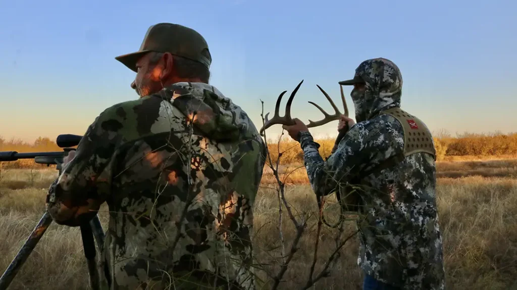 It is best to hunt as a team.